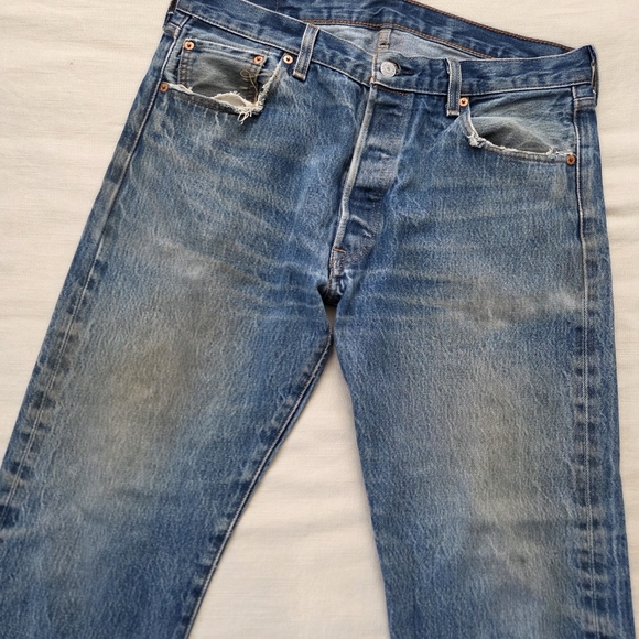 Levi's 501 Fit Perfectly Worn Distressed Men's Blue Jeans 36×32 36 Inch Waist - Picture 5 of 13